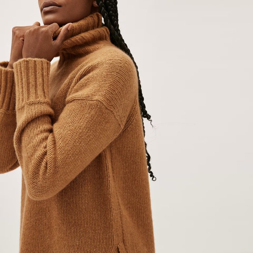EVERLANE The Cloud Turtleneck in Heathered Chai - Picture 3 of 8